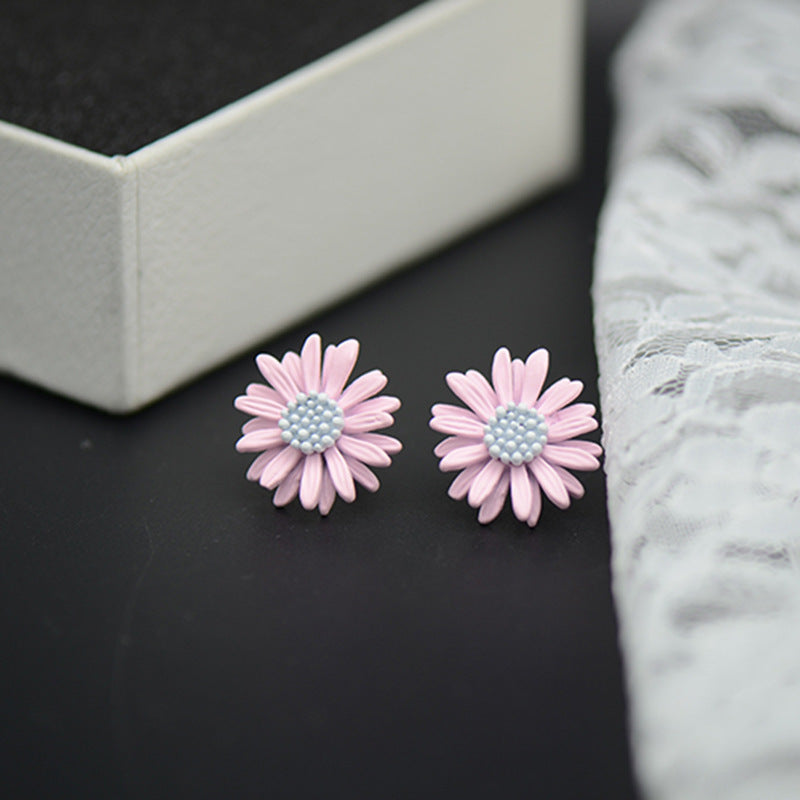 Daisy Flower Stud Earrings (Pair)