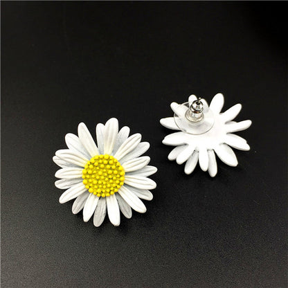 Daisy Flower Stud Earrings (Pair)