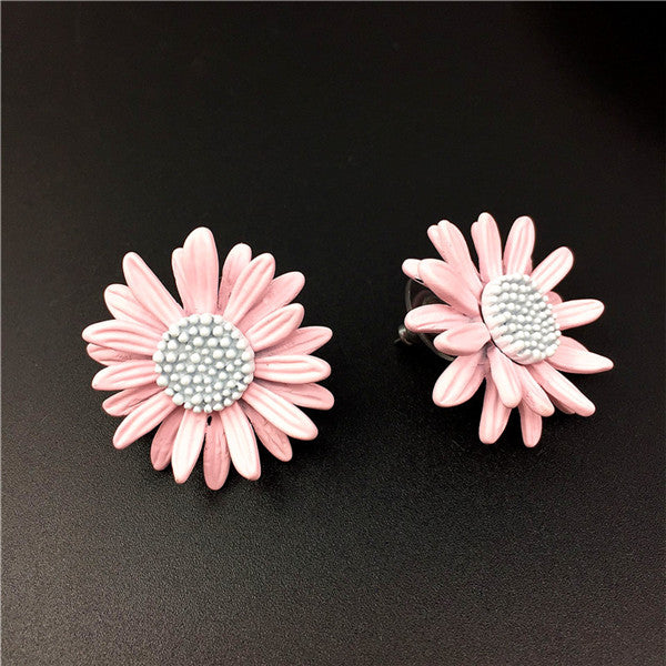Daisy Flower Stud Earrings (Pair)