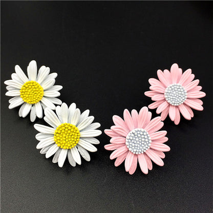 Daisy Flower Stud Earrings (Pair)