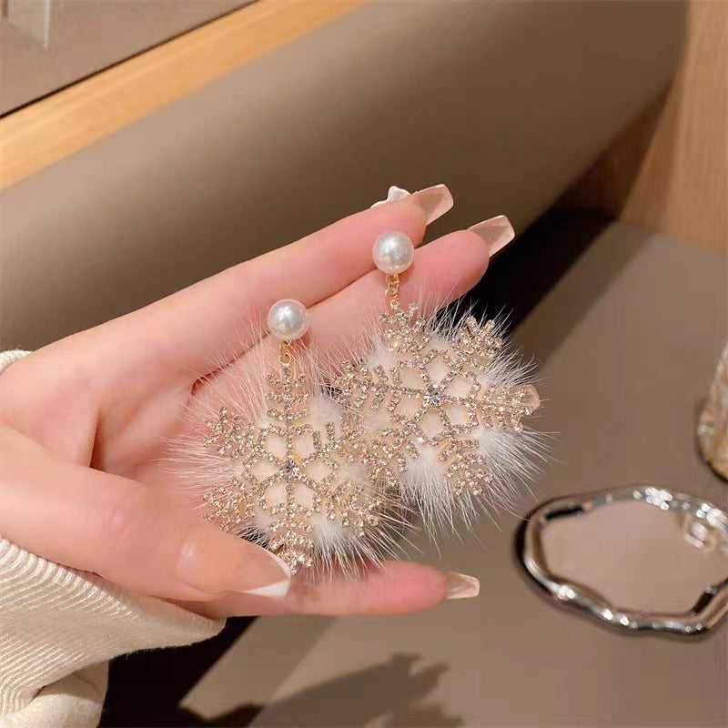 Korean-Japanese Fashion Heart Snowflake Pearl Earrings