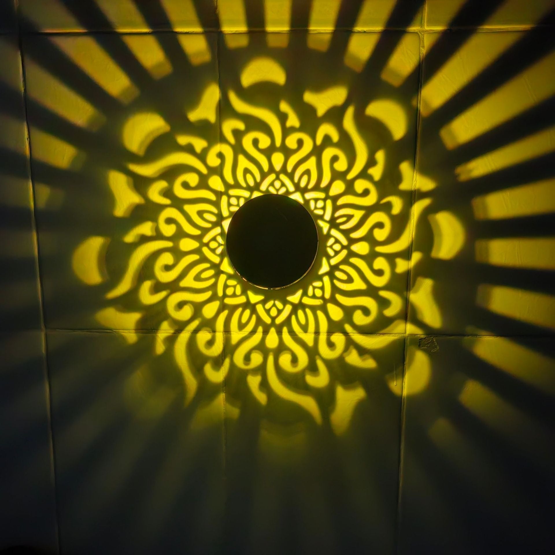 Sunflower Mandala Solar Light – Decorative Outdoor Wall Lamp