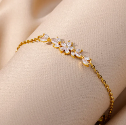 Love Floral Bracelet with Zircon and 18K Gold Plating