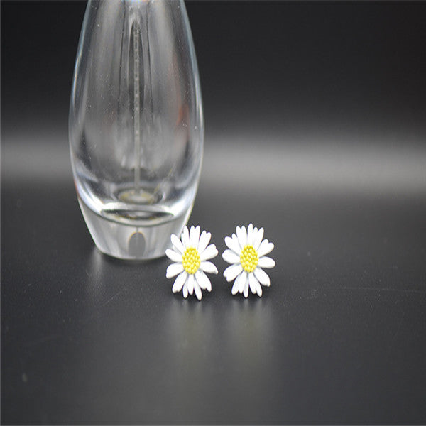 Daisy Flower Stud Earrings (Pair)