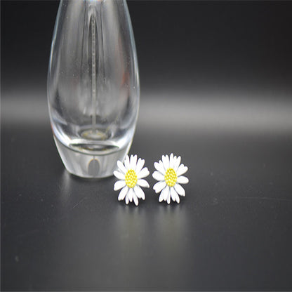 Daisy Flower Stud Earrings (Pair)