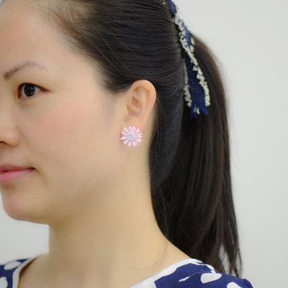 Daisy Flower Stud Earrings (Pair)